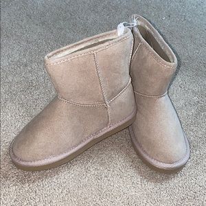Old Navy/Faux Suede/Little Girl Boot!!